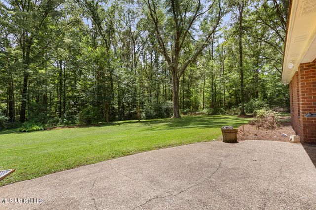 809 S Springlake Drive, Terry, MS 39170