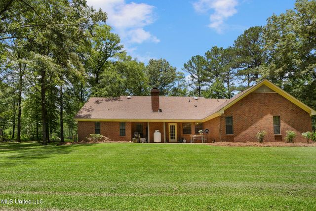 809 S Springlake Drive, Terry, MS 39170