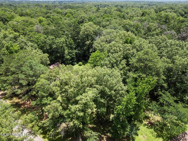 809 S Springlake Drive, Terry, MS 39170