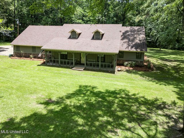 809 S Springlake Drive, Terry, MS 39170
