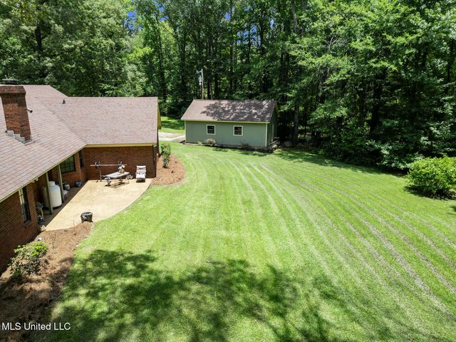 809 S Springlake Drive, Terry, MS 39170