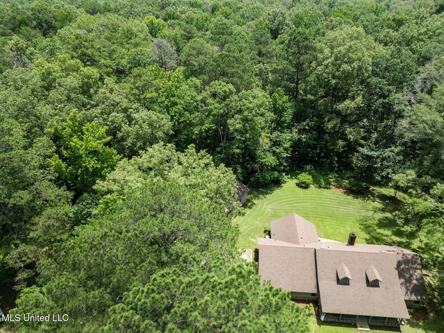 809 S Springlake Drive, Terry, MS 39170