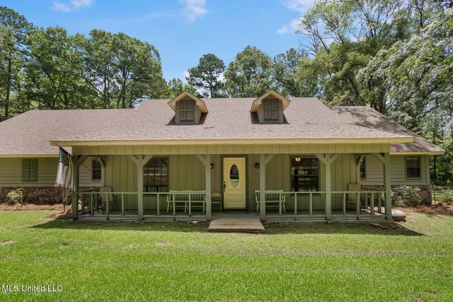 809 S Springlake Drive, Terry, MS 39170