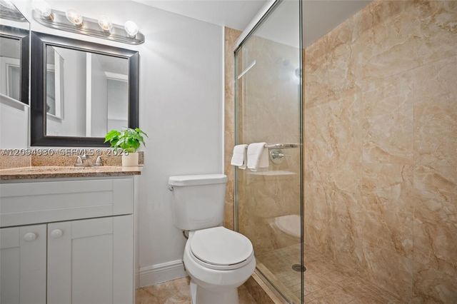 7195 NW 179th St 106, Hialeah, FL 33015