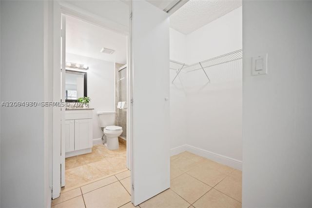 7195 NW 179th St 106, Hialeah, FL 33015
