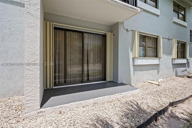 7195 NW 179th St 106, Hialeah, FL 33015