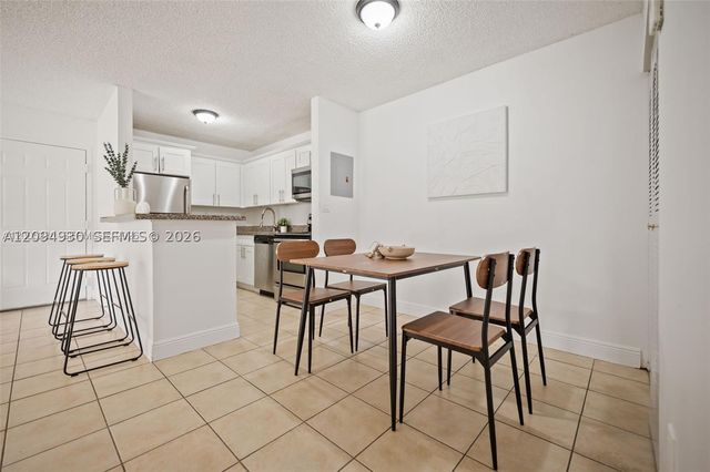 7195 NW 179th St 106, Hialeah, FL 33015