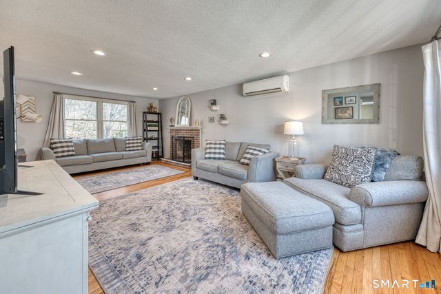 184 Hobart Street, Southington, CT 06489