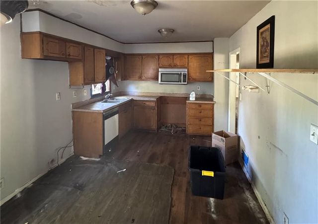 2327 Greenway Drive, Decatur, GA 30035