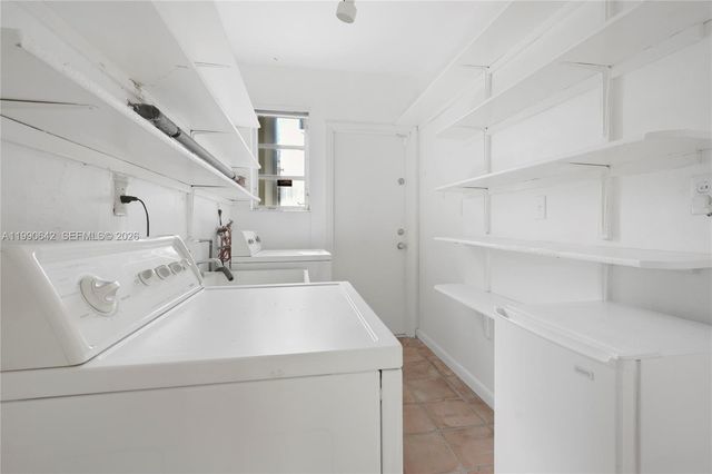 1845 Daytonia Rd, Miami Beach, FL 33141