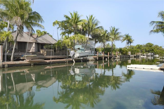 1845 Daytonia Rd, Miami Beach, FL 33141