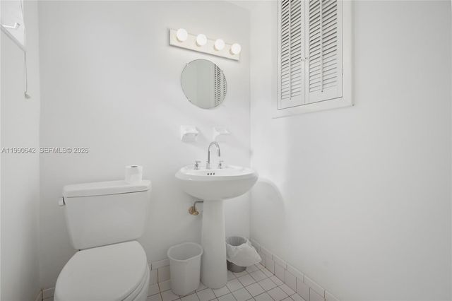 1845 Daytonia Rd, Miami Beach, FL 33141