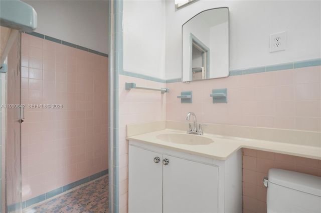 1845 Daytonia Rd, Miami Beach, FL 33141