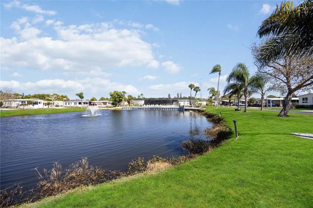 2 S BOTANY BAY CIRCLE, Englewood, FL 34223