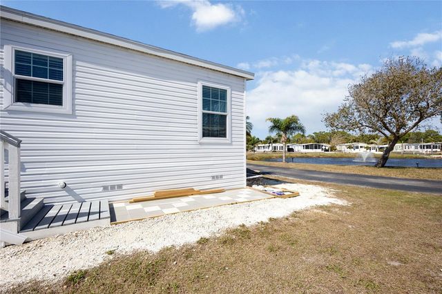 2 S BOTANY BAY CIRCLE, Englewood, FL 34223