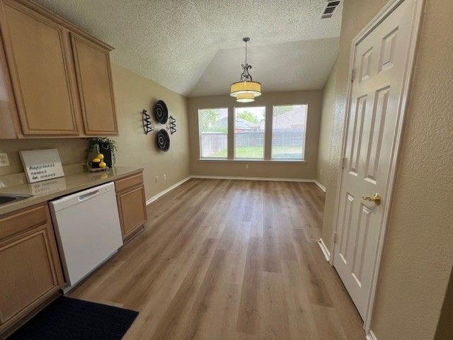 1015 Tyler James Drive, Burleson, TX 76028