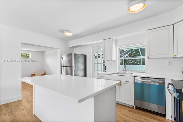 9915 SW 212th St, Cutler Bay, FL 33189
