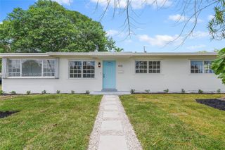 9915 SW 212th St, Cutler Bay, FL 33189