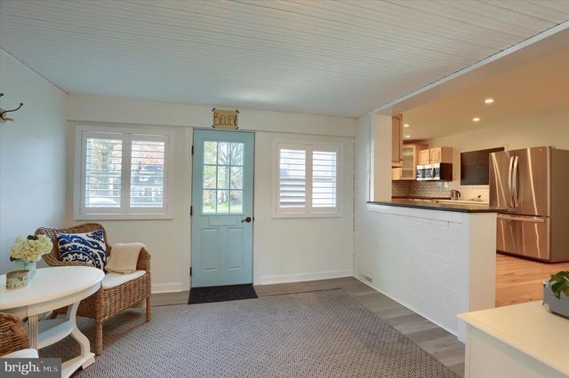 155 OAK LN, Hershey, PA 17033