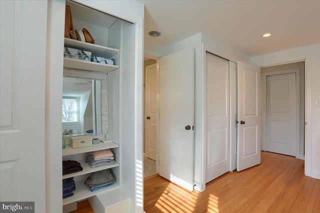 155 OAK LN, Hershey, PA 17033