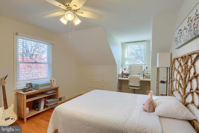 155 OAK LN, Hershey, PA 17033