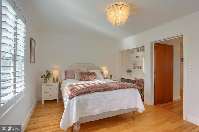 155 OAK LN, Hershey, PA 17033