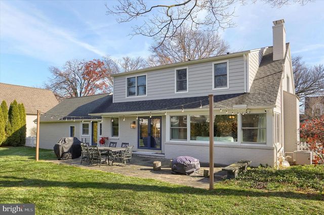 155 OAK LN, Hershey, PA 17033