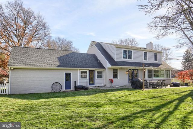 155 OAK LN, Hershey, PA 17033