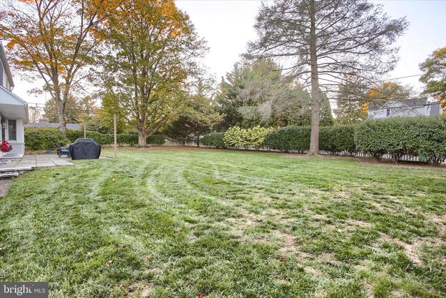 155 OAK LN, Hershey, PA 17033