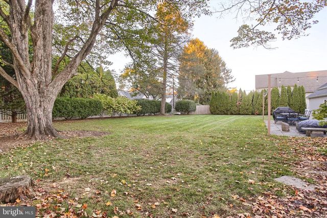 155 OAK LN, Hershey, PA 17033