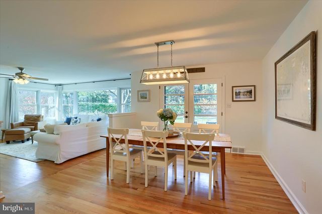 155 OAK LN, Hershey, PA 17033