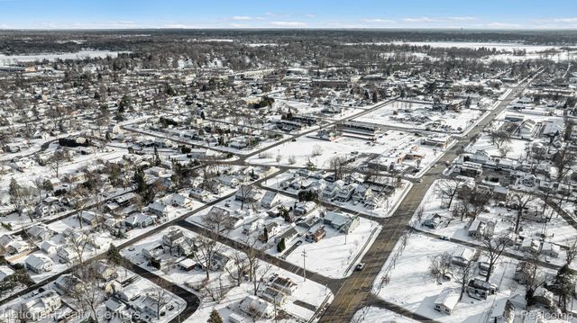 2960 Glenbroke Street, Keego Harbor, MI 48320