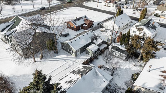 2960 Glenbroke Street, Keego Harbor, MI 48320