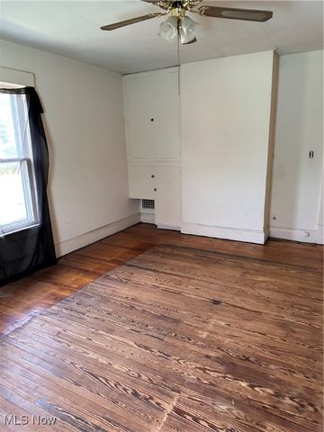 425 N Zane Highway, Martins Ferry, OH 43935