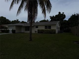 3070 SE 1st Place, Boynton Beach, FL 33435