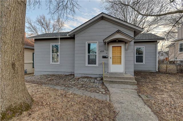 659 Middle Street, Leavenworth, KS 66048