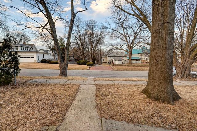 659 Middle Street, Leavenworth, KS 66048