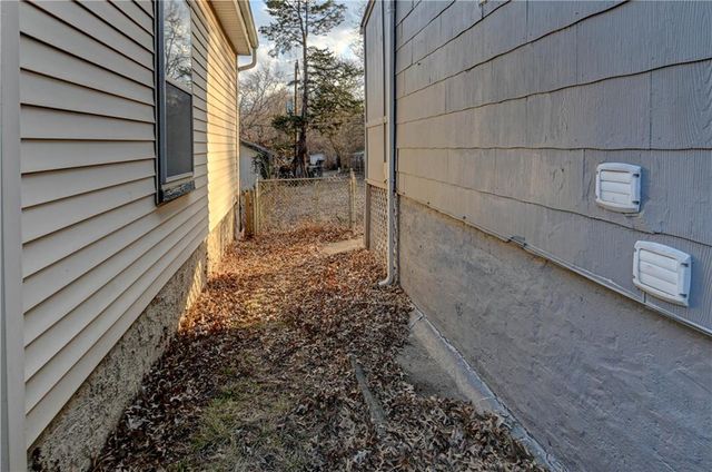 659 Middle Street, Leavenworth, KS 66048