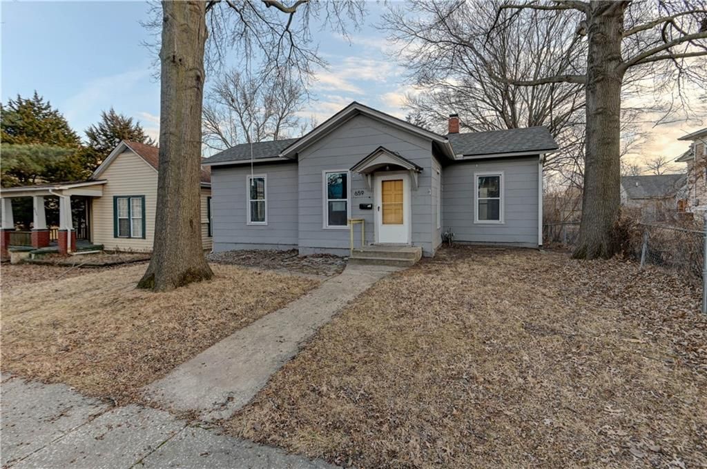659 Middle Street, Leavenworth, KS 66048