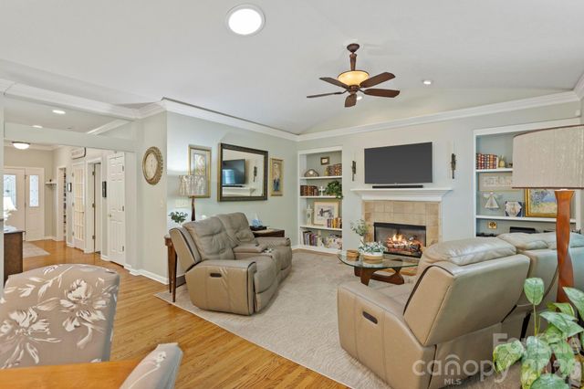 69 Old Pasture Way, Hendersonville, NC 28739