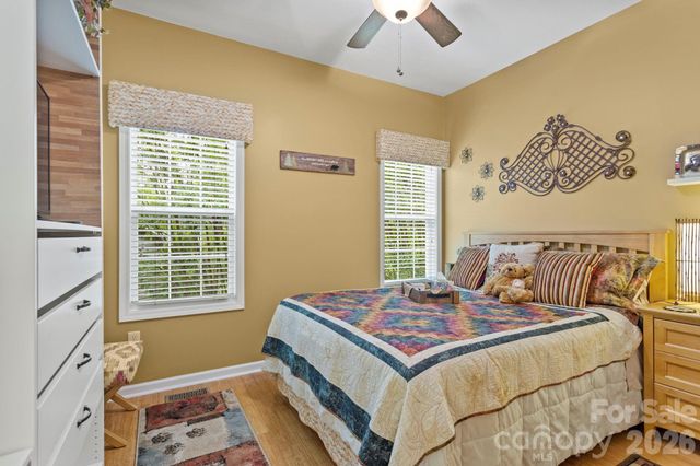 69 Old Pasture Way, Hendersonville, NC 28739