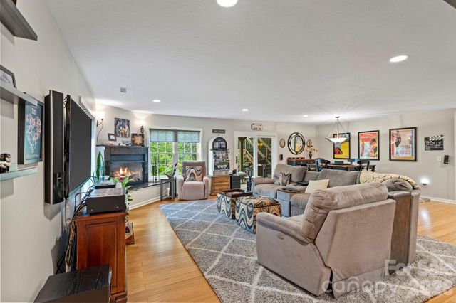 69 Old Pasture Way, Hendersonville, NC 28739