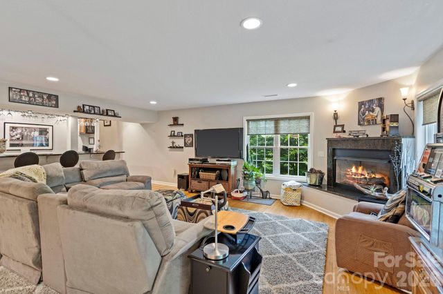 69 Old Pasture Way, Hendersonville, NC 28739