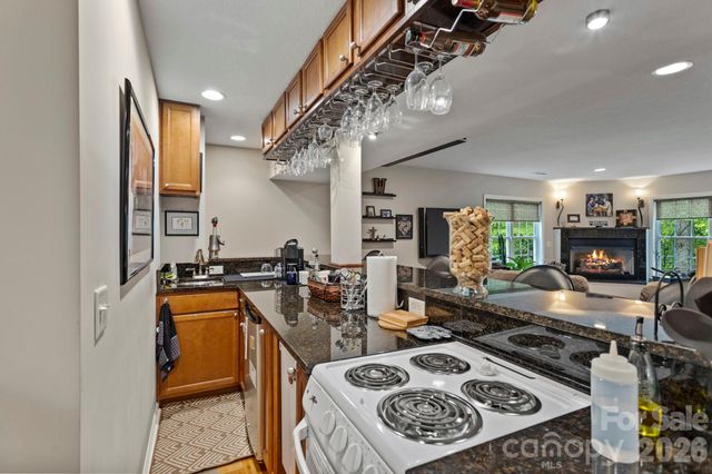 69 Old Pasture Way, Hendersonville, NC 28739