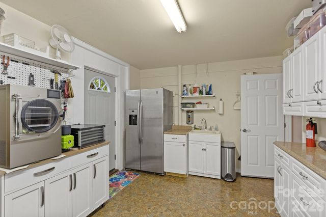 69 Old Pasture Way, Hendersonville, NC 28739