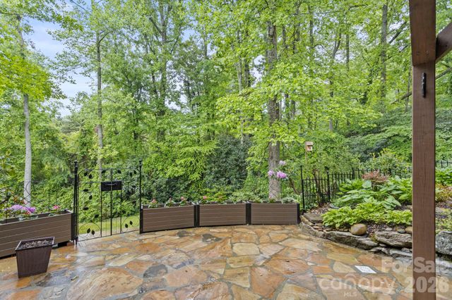 69 Old Pasture Way, Hendersonville, NC 28739