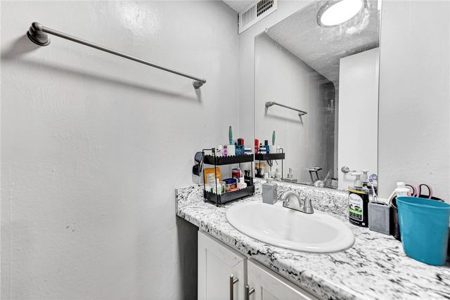 1409 A,B,C,D Oriole Street, Springdale, AR 72764