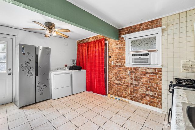 68 W edward Street, Iselin, NJ 08830