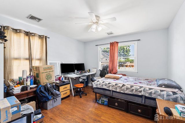 68 W edward Street, Iselin, NJ 08830