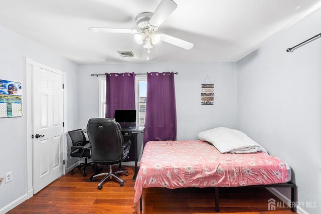68 W edward Street, Iselin, NJ 08830